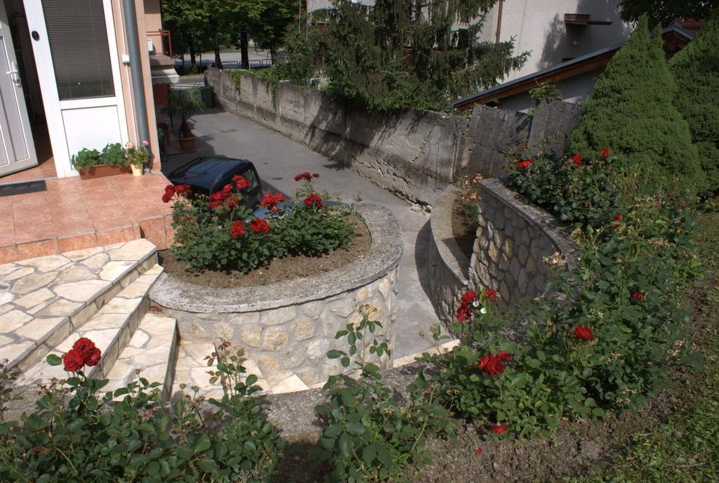 Hostel Jedvaj Krapina Bagian luar foto